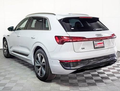 2024 Audi Q8 e-tron Premium Plus