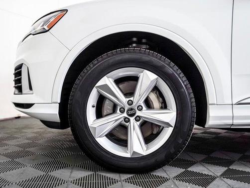 2022 Audi Q7 55 Premium