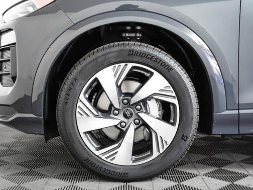 2025 Audi Q6 e-tron Premium quattro