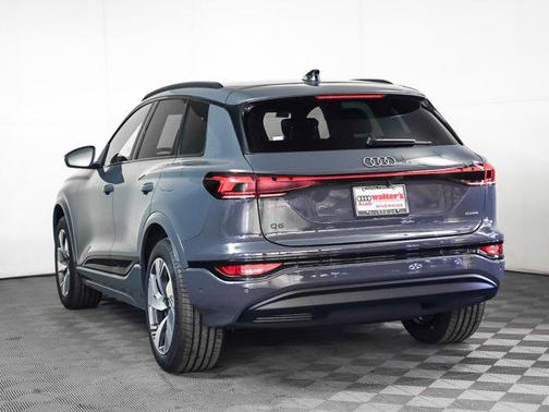 2025 Audi Q6 e-tron Premium quattro