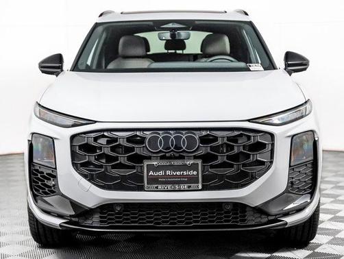Glacier White Metallic 2026 Audi Q3 TFSI quattro S tronic