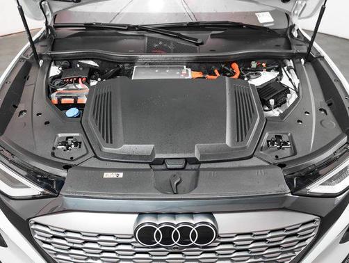 2024 Audi Q8 e-tron Premium Plus
