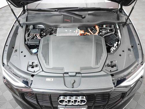 2022 Audi e-tron Premium