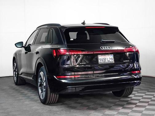 2022 Audi e-tron Premium