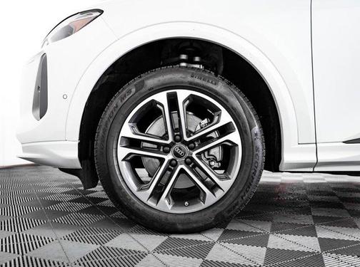 2025 Audi Q5 Premium TFSI quattro S tronic