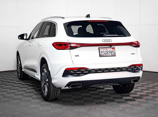 2025 Audi Q5 Premium TFSI quattro S tronic