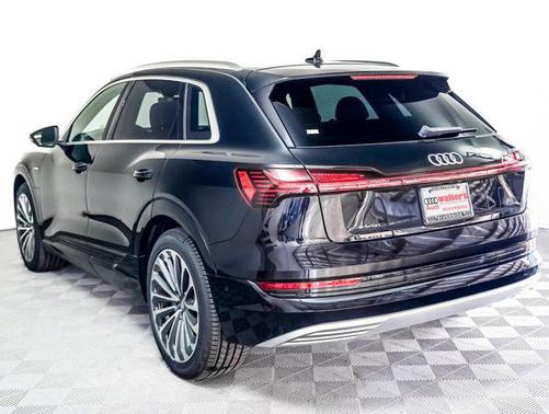 2019 Audi e-tron Premium Plus