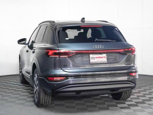 2025 Audi Q6 e-tron Premium quattro