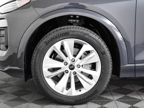 2025 Audi Q6 e-tron Premium Plus