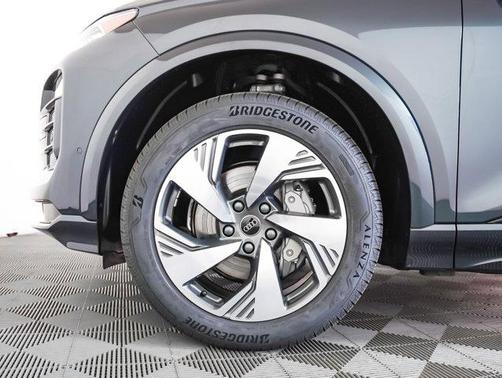 2025 Audi Q6 e-tron Premium Plus quattro