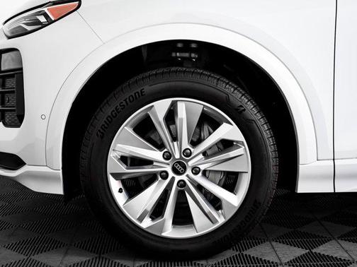 2025 Audi Q6 e-tron Premium