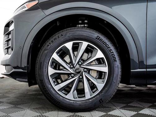 2025 Audi Q6 e-tron Premium Plus quattro
