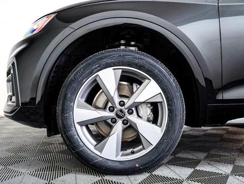 2023 Audi Q5 40 Premium Plus