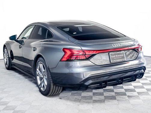 2023 Audi e-tron GT Premium Plus quattro