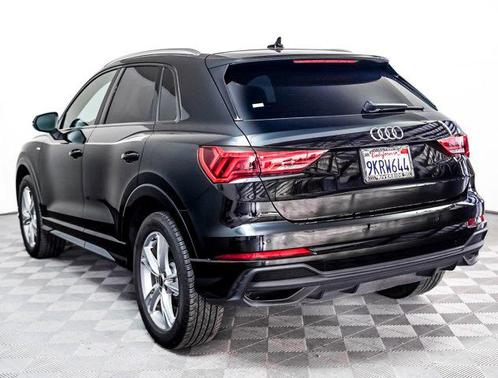 2024 Audi Q3 Premium 45 TFSI S line quattro Tiptronic