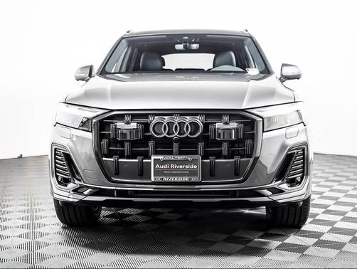 Samurai Gray Metallic 2026 Audi Q7 45 Premium
