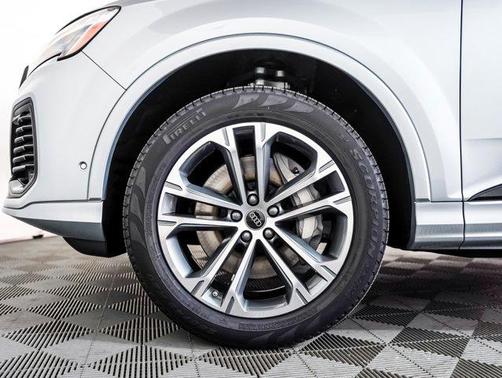 2025 Audi Q7 45 Premium Plus