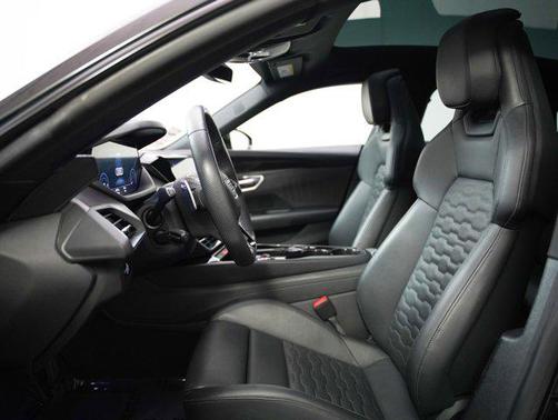 2022 Audi e-tron GT Premium Plus