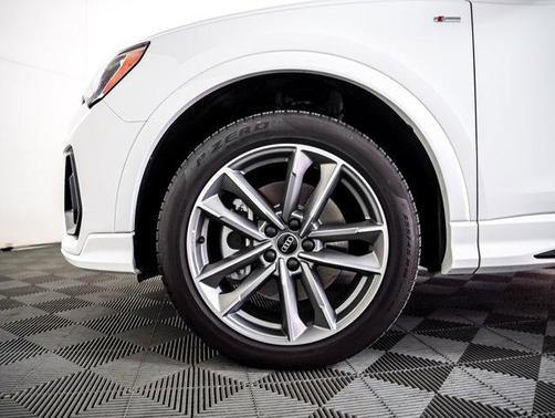 2022 Audi Q3 45 S line Premium