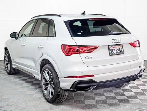 2022 Audi Q3 45 S line Premium