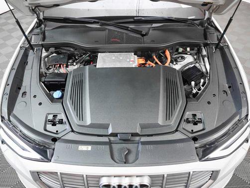 2021 Audi e-tron Premium