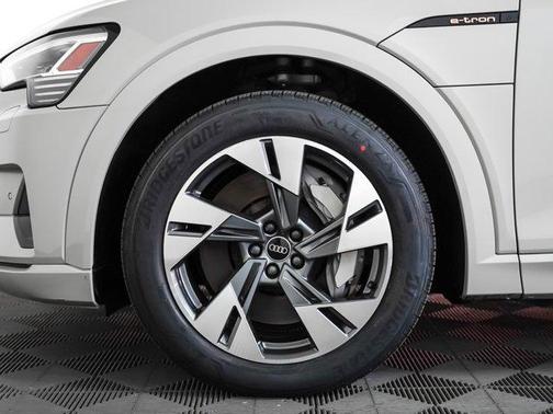 2021 Audi e-tron Premium