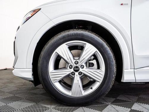 2025 Audi Q4 e-tron Premium Plus 55 quattro