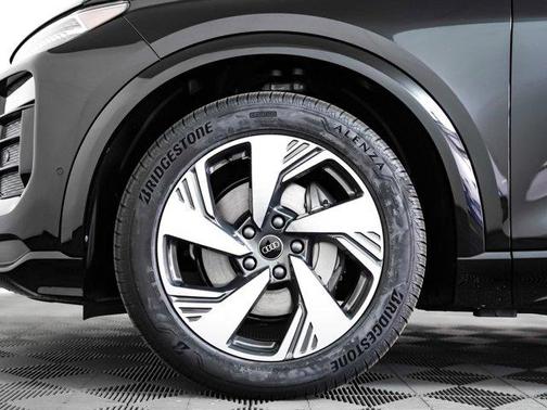 2025 Audi Q6 e-tron Prestige quattro