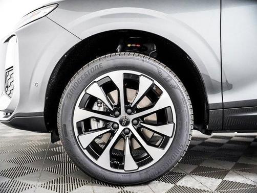 Daytona Gray Pearl Effect 2026 Audi Q3 TFSI quattro S tronic