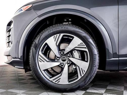 2025 Audi Q6 e-tron Premium Plus quattro
