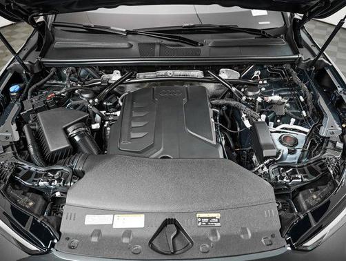 Tambora Gray Metallic 2026 Audi Q5 Premium TFSI quattro S tronic