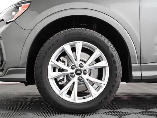 2022 Audi Q3 45 S line Premium