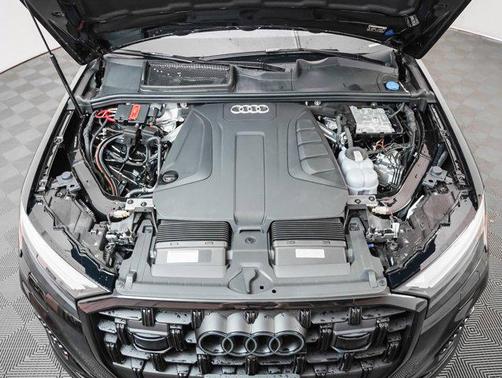 Mythos Black Metallic 2026 Audi Q7 45 Premium