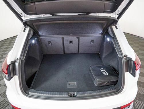 2024 Audi Q4 e-tron Premium Plus 55 quattro