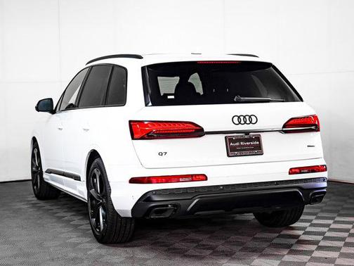 2026 Audi Q7 55 Premium Plus