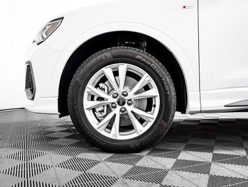 Arkona White 2024 Audi Q3 Premium 45 TFSI S line quattro Tiptronic