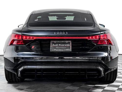 Mythos Black Metallic 2023 Audi RS e-tron GT quattro