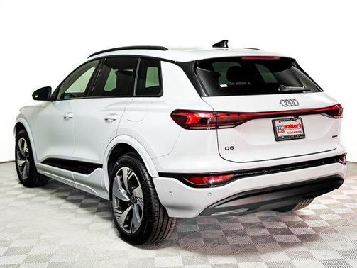 2025 Audi Q6 e-tron Premium Plus quattro
