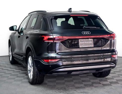 2025 Audi Q6 e-tron Premium