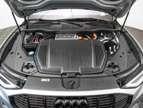 2022 Audi e-tron Premium