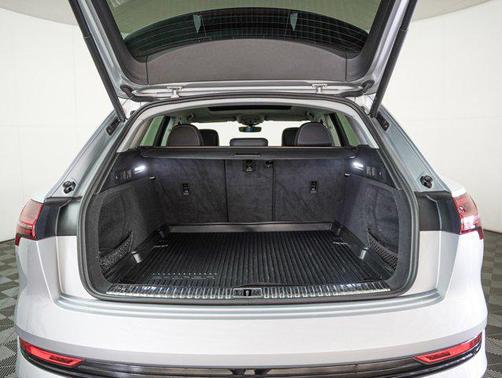 2022 Audi e-tron Premium