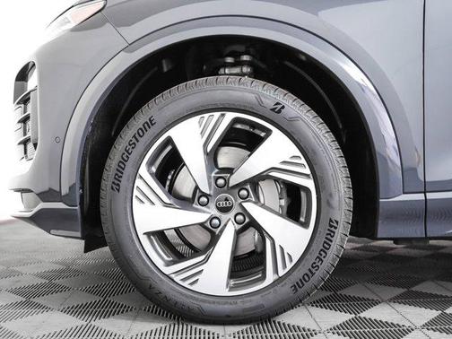 2025 Audi Q6 e-tron Premium Plus quattro
