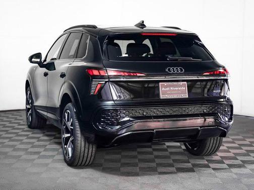 2026 Audi Q3 S line