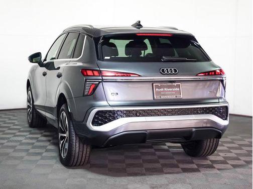 Daytona Gray Pearl Effect 2026 Audi Q3 TFSI quattro S tronic