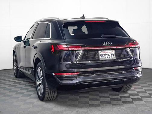2024 Audi Q8 e-tron Premium Plus