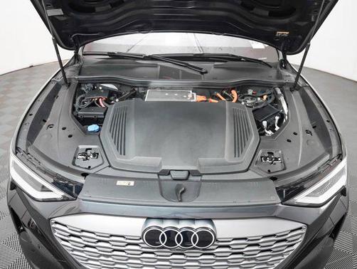 2024 Audi Q8 e-tron Premium Plus