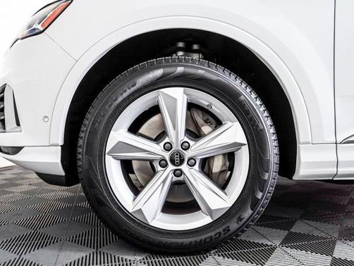2022 Audi Q7 45 Premium