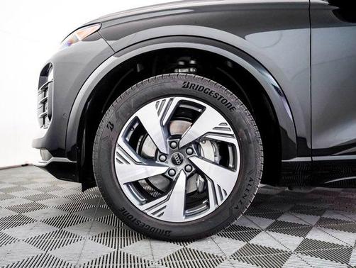 2025 Audi Q6 e-tron Premium quattro