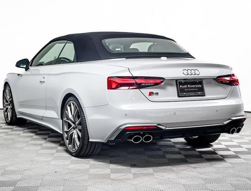 Glacier White Metallic/Black Roof 2023 Audi S5 Premium Plus TFSI quattro Tiptronic