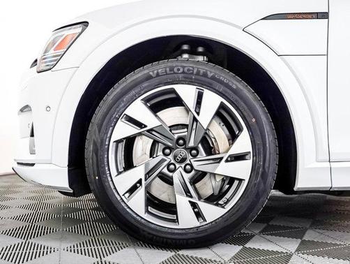 2023 Audi e-tron Premium quattro